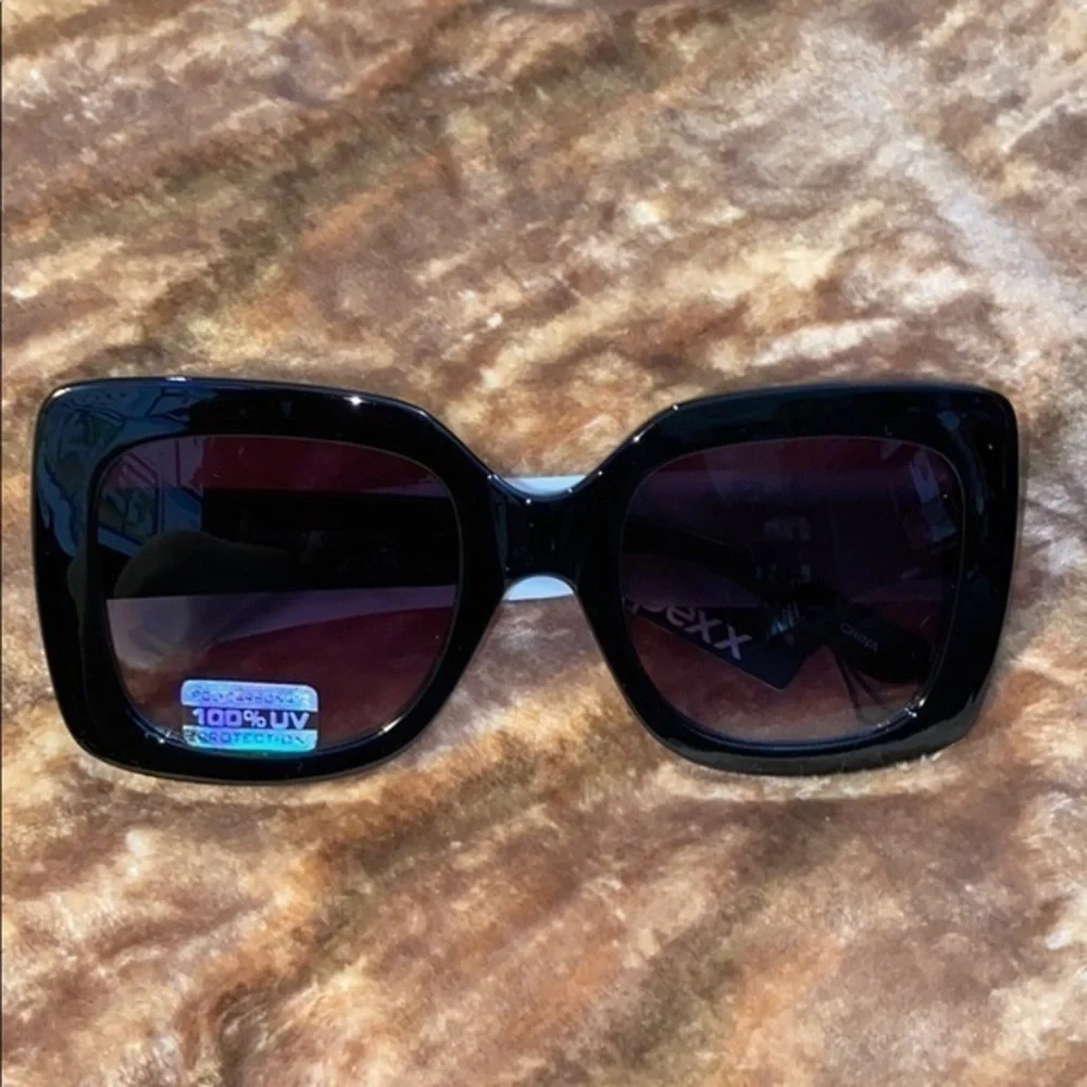 New Oversized Black Ombre Spexx Sunnies